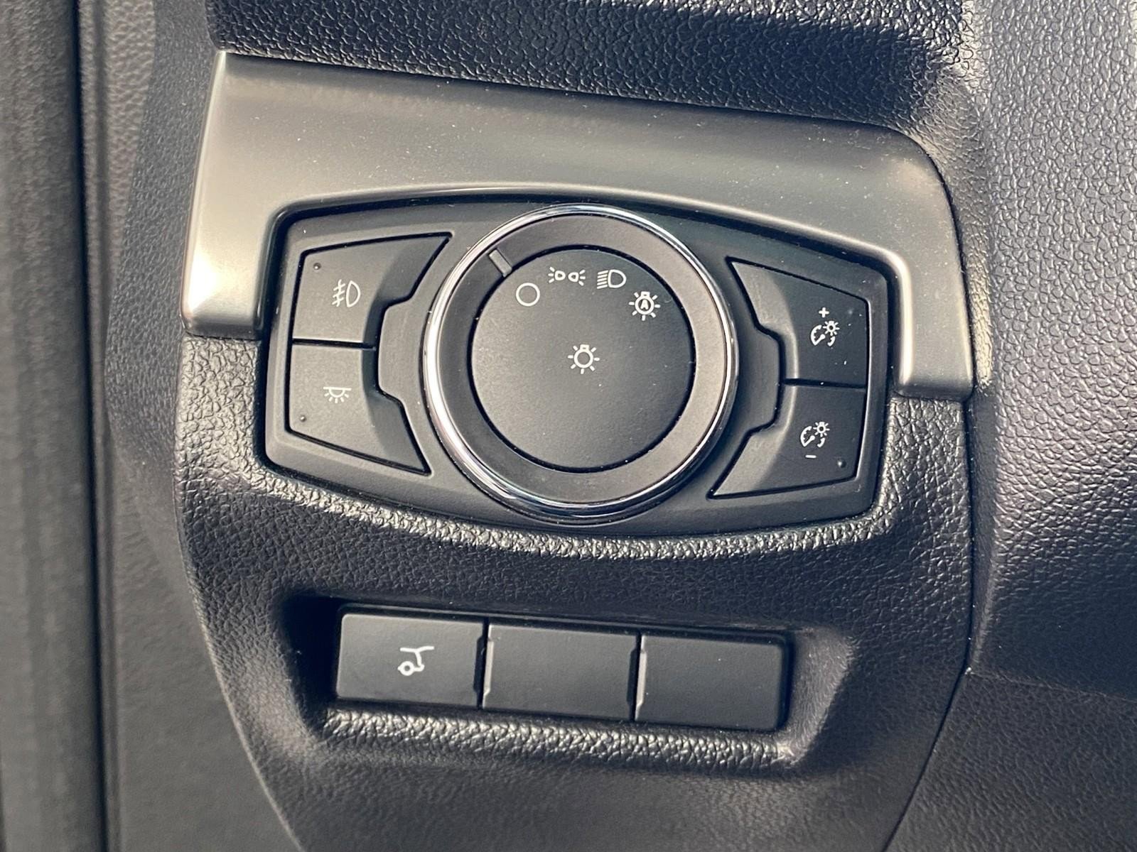 Used 2018 Ford Explorer XLT w/ Equipment Group 202A AWD/4WD image 35