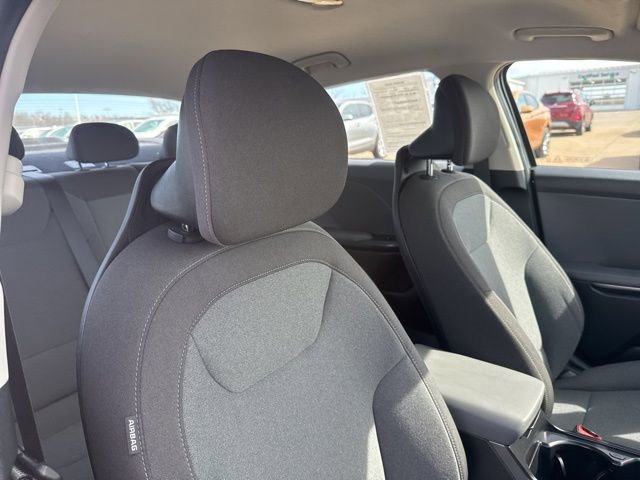 Used 2025 Kia K4 LXS image 47