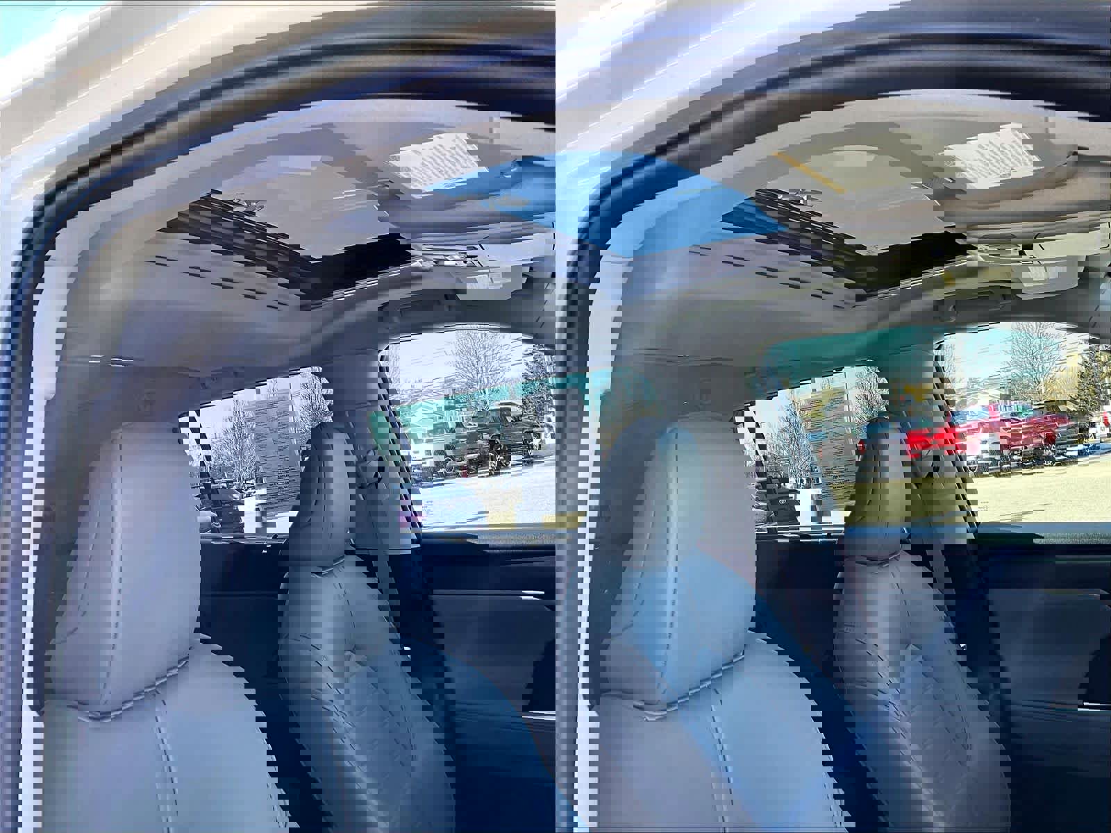 Used 2023 Toyota Highlander XLE image 18