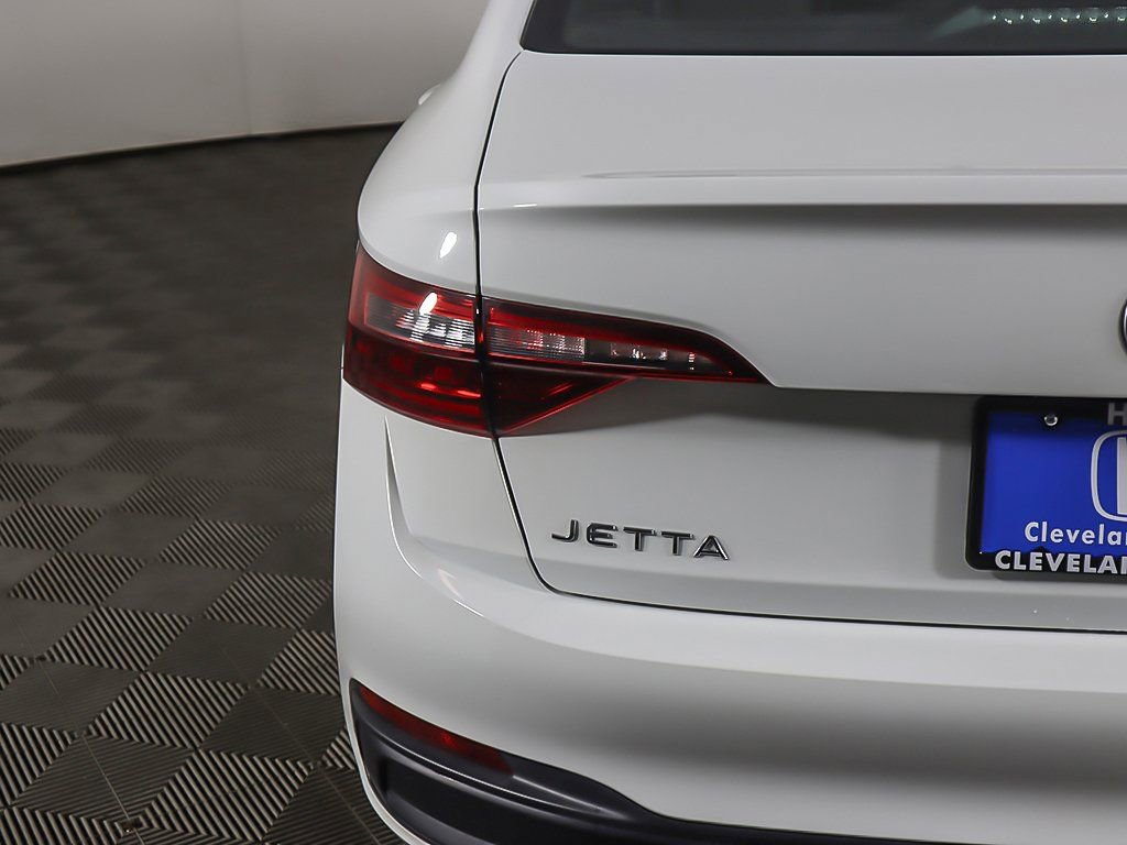 Used 2023 Volkswagen Jetta Sport image 12