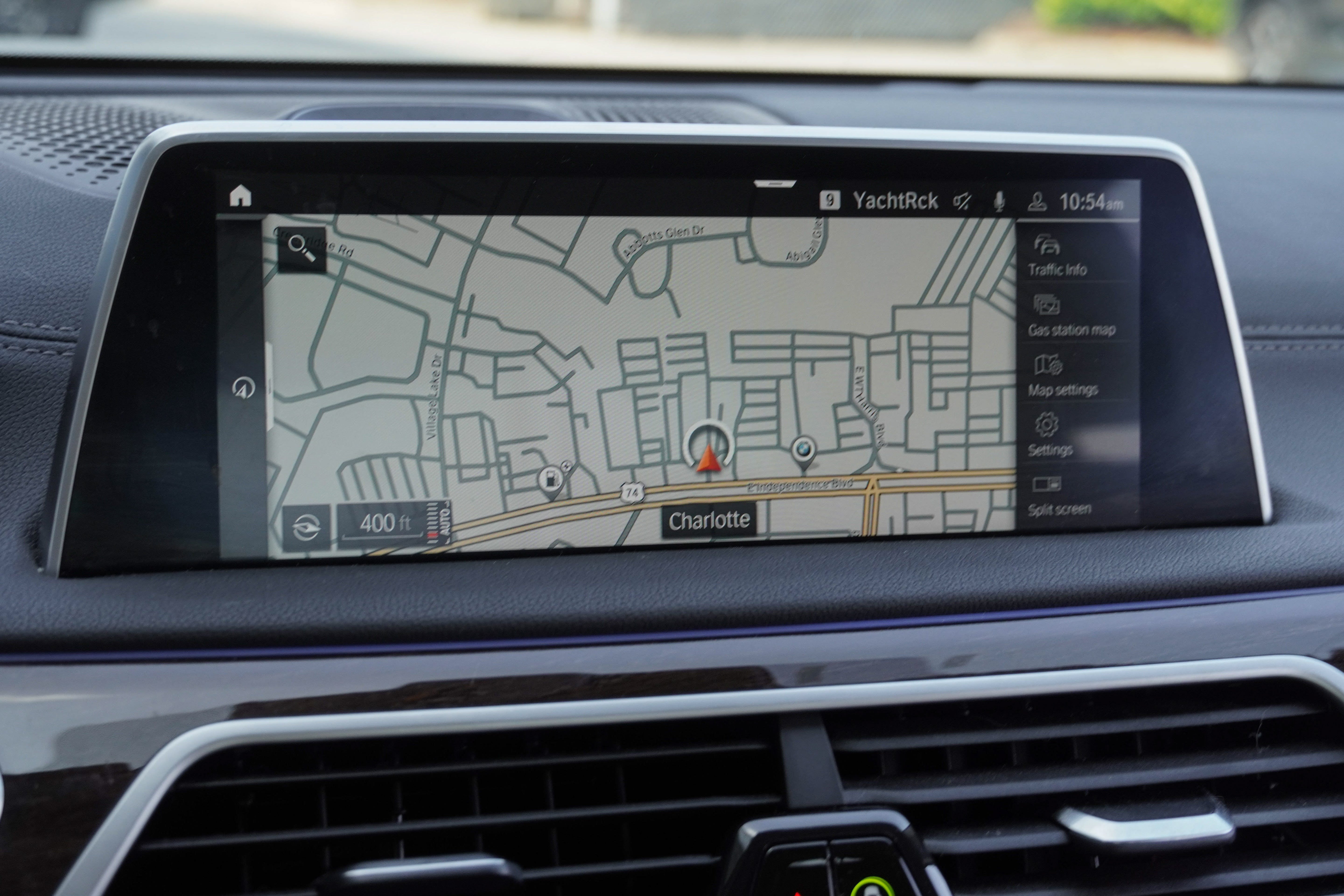 Used 2021 BMW 740i w/ Premium Package RWD image 25