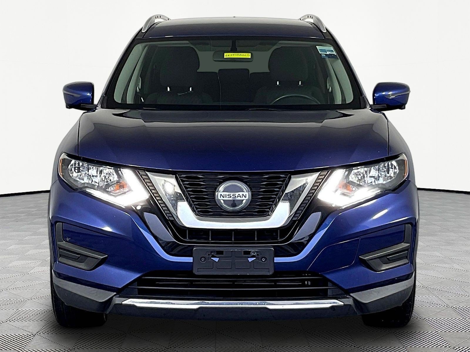 Used 2018 Nissan Rogue SV w/ Premium Package AWD/4WD image 2