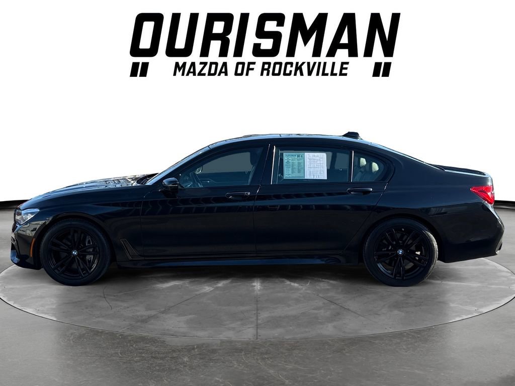 Used 2018 BMW 750i xDrive image 3