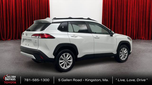 Certified 2022 Toyota Corolla Cross LE image 5