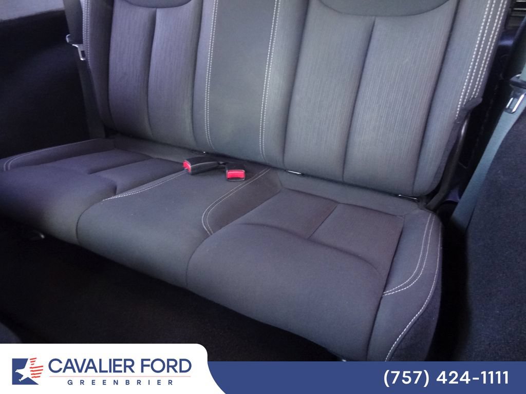 Used 2016 Jeep Wrangler Sahara w/ Connectivity Group AWD/4WD image 9
