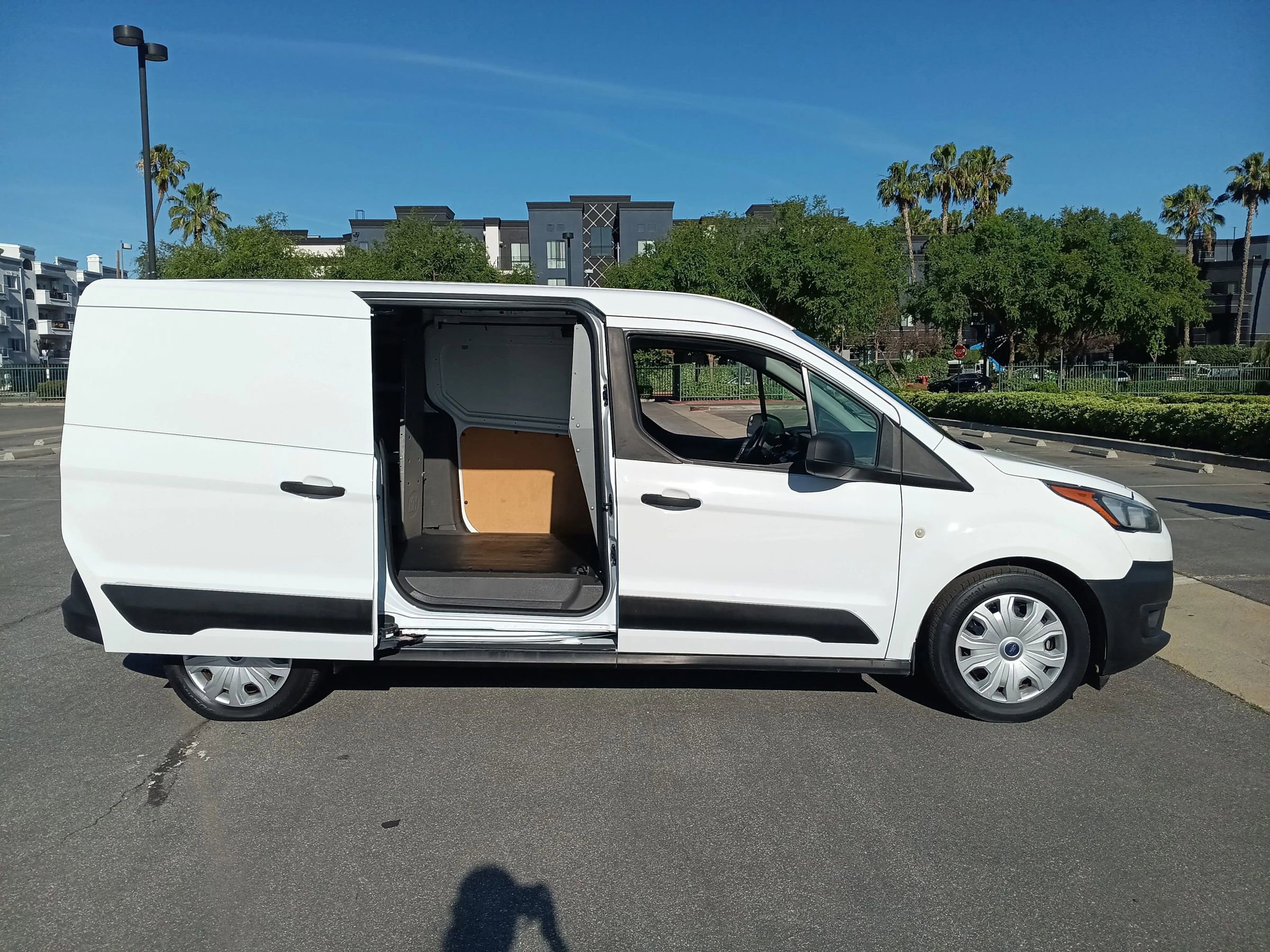 Used 2020 Ford Transit Connect XL image 5