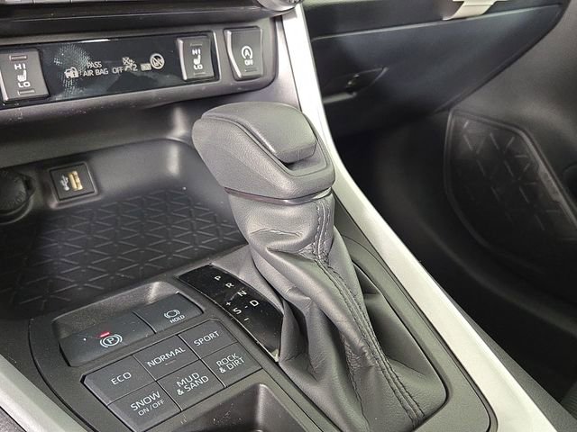 New 2025 Toyota RAV4 XLE image 22
