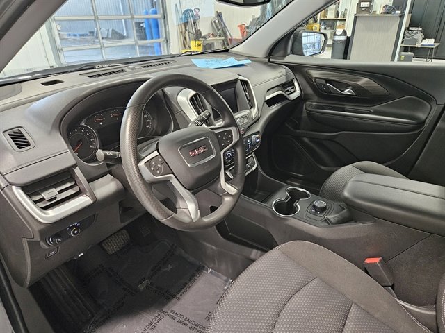 Used 2024 GMC Terrain SLE image 10
