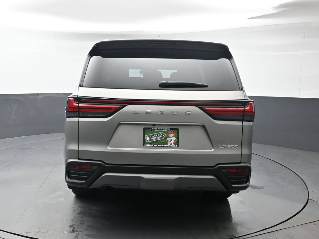 Used 2023 Lexus LX 600 4WD w/ Luxury Package image 4