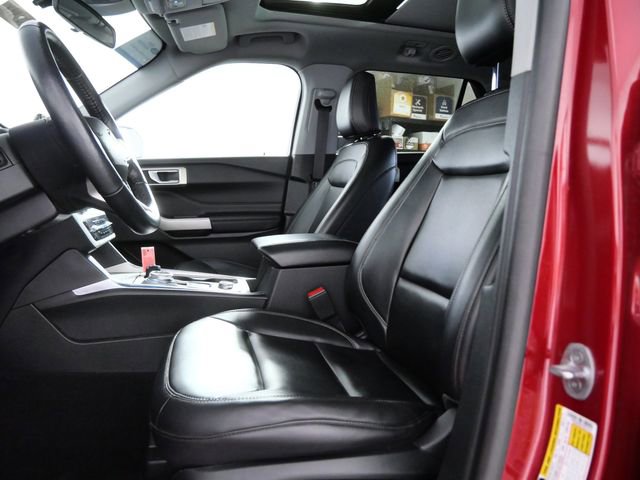 Certified 2023 Ford Explorer XLT w/ Equipment Group 202A AWD/4WD image 16