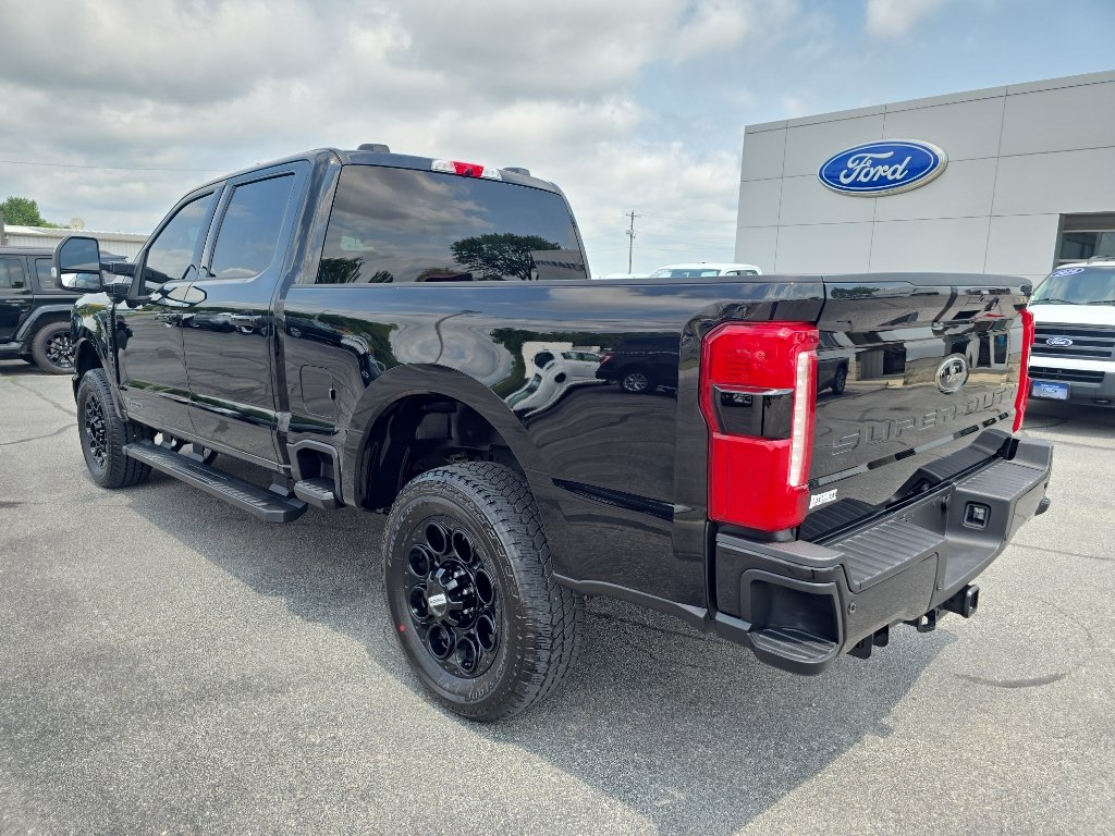 Used 2025 Ford F350 Lariat w/ Black Appearance Package AWD/4WD image 8