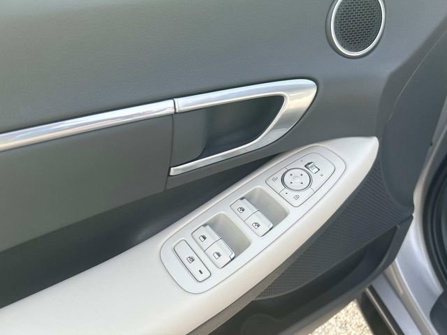 Used 2023 Hyundai Sonata SEL w/ Cargo Package image 18