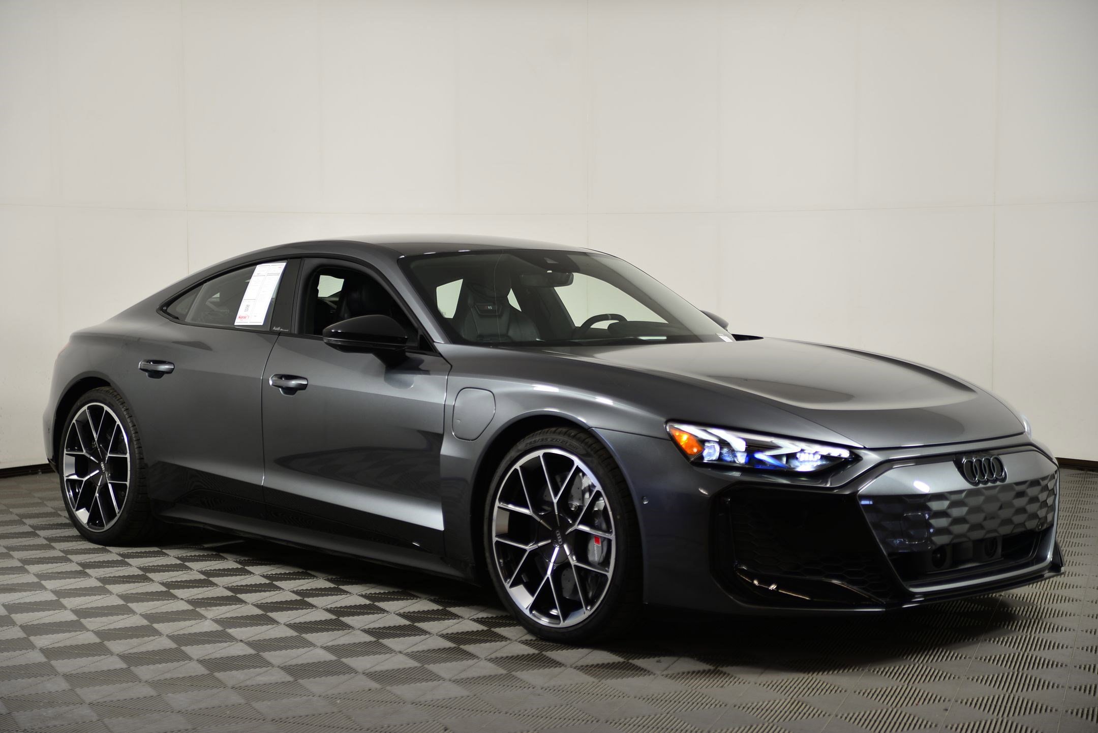 New 2025 Audi RS e-tron GT performance image 6