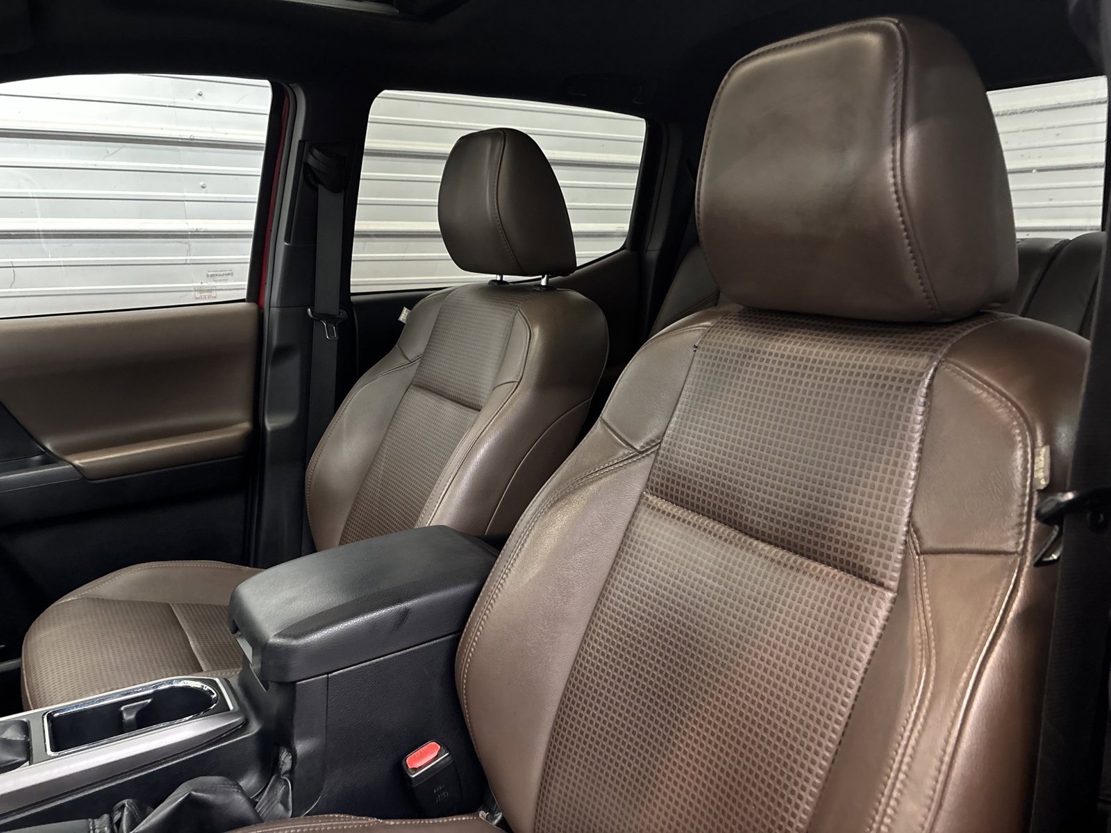 Used 2017 Toyota Tacoma Limited image 11