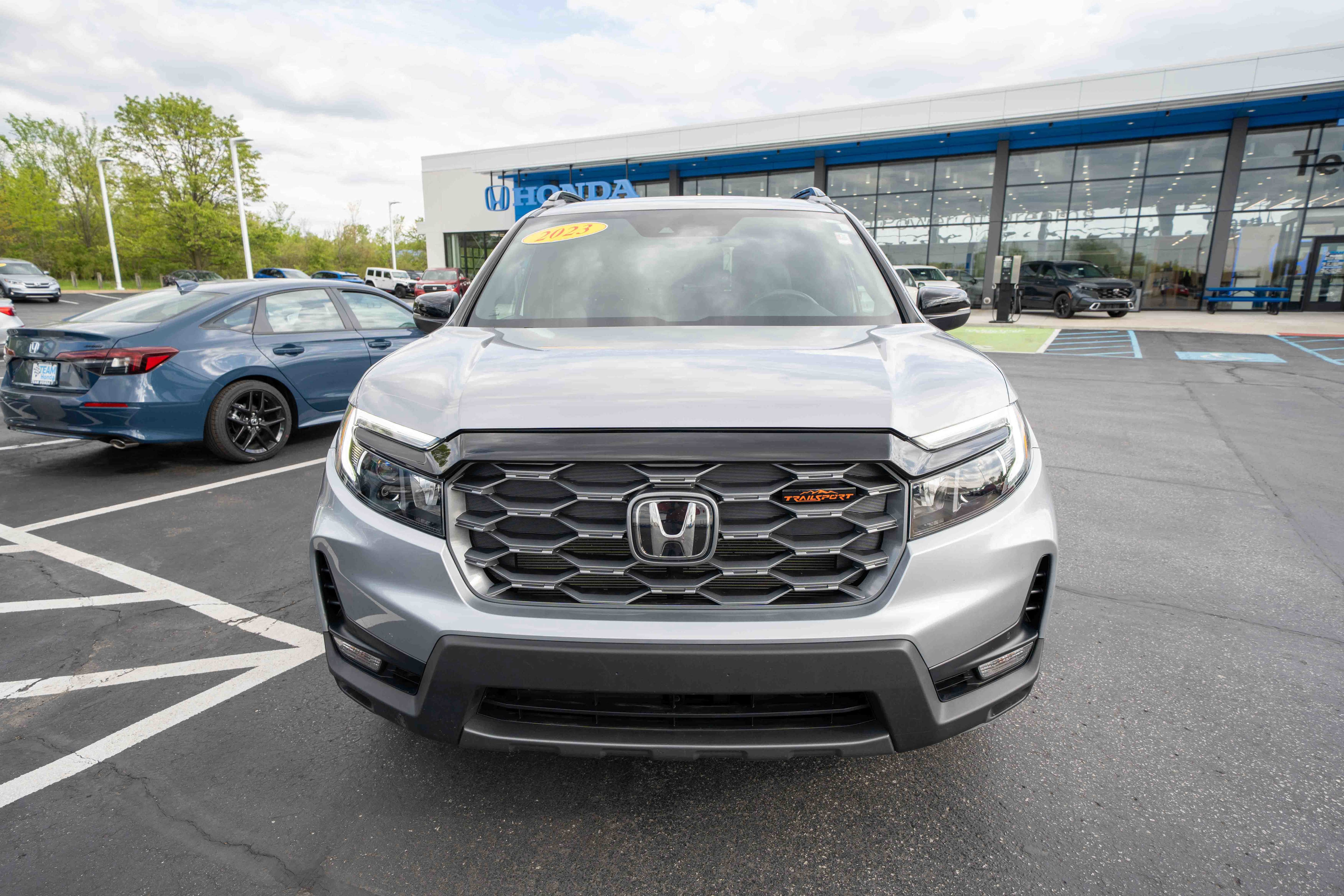 Certified 2023 Honda Passport TrailSport image 2