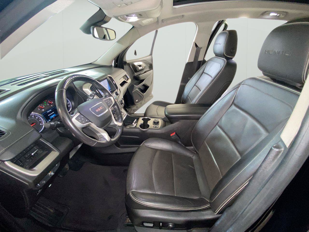 Used 2018 GMC Terrain Denali w/ Driver Alert Package II FWD image 10