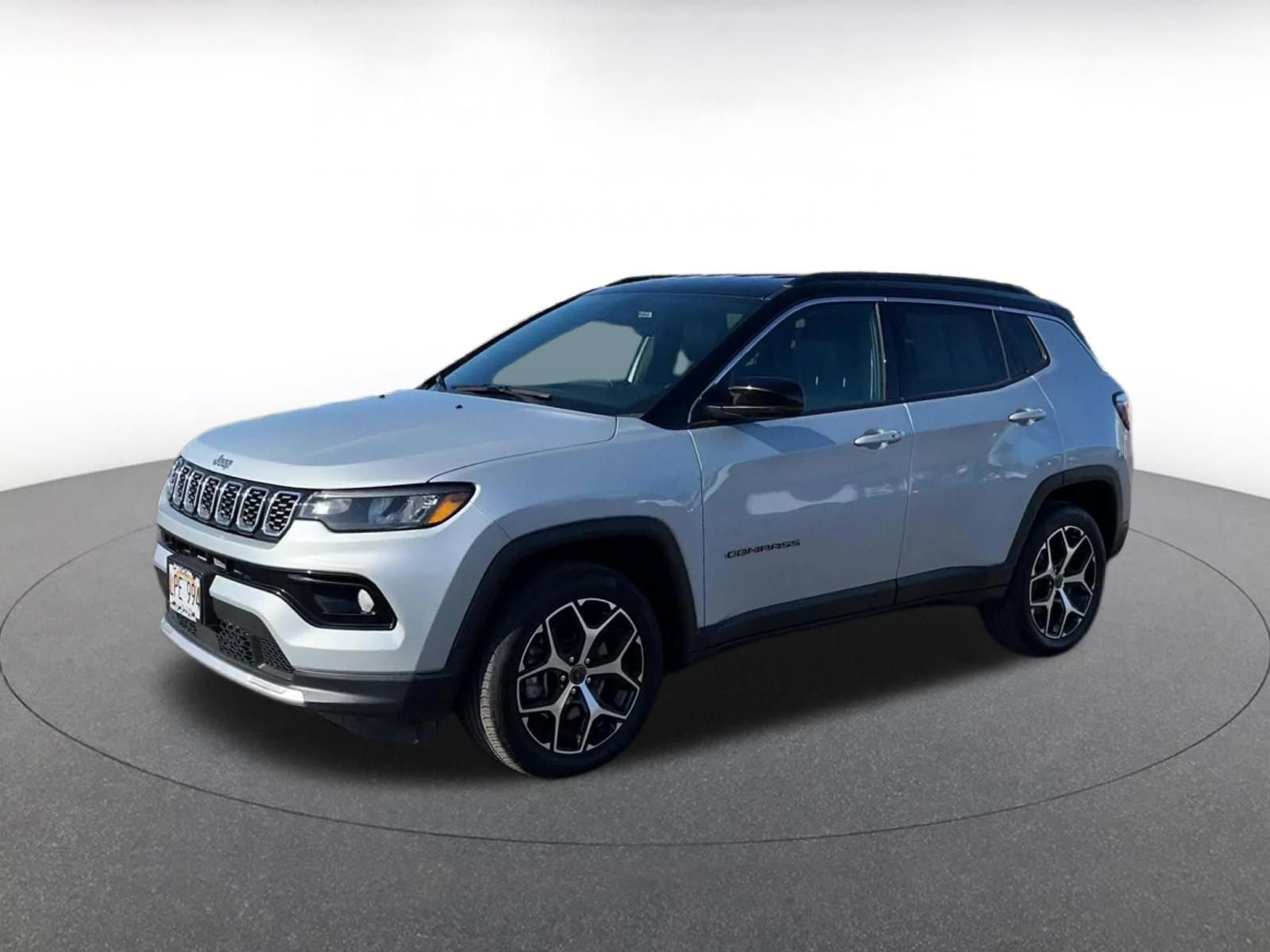 Used 2025 Jeep Compass Limited image 7