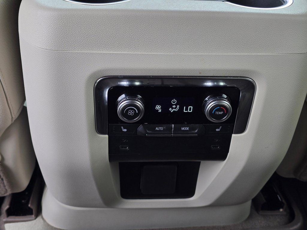 Used 2026 GMC Yukon XL Denali AWD/4WD image 18