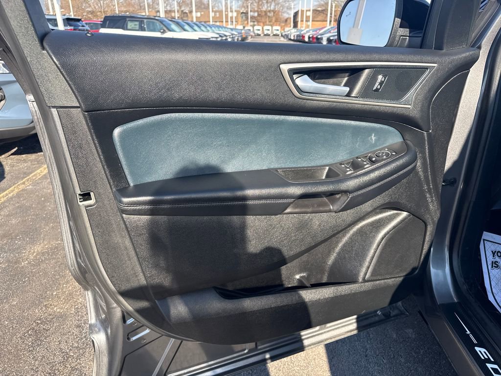 Used 2024 Ford Edge SEL w/ Sport Appearance Package image 28