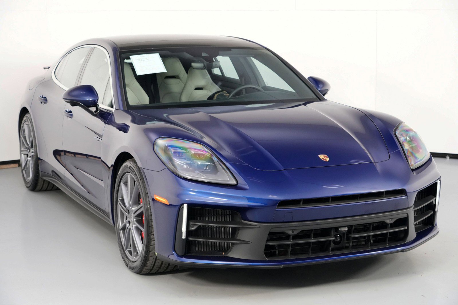 Used 2025 Porsche Panamera 4S w/ Premium Package image 56