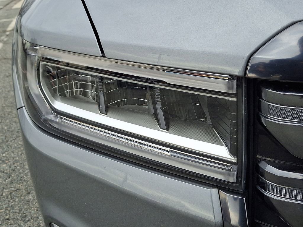 Used 2023 GMC Acadia AT4 w/ Technology Package image 9