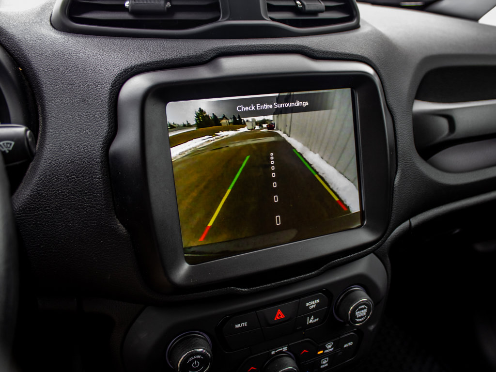 Used 2023 Jeep Renegade Limited image 36