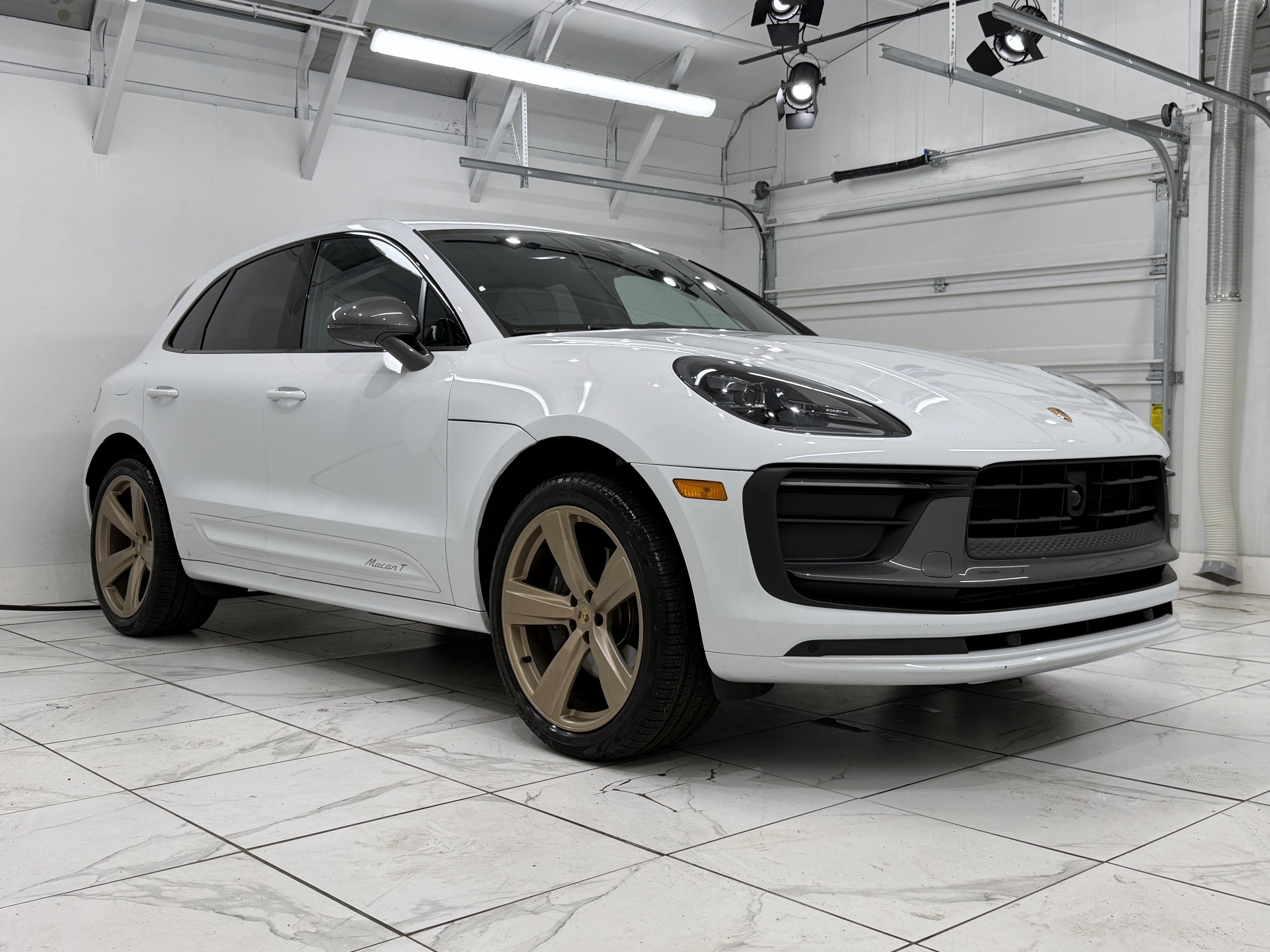 Certified 2023 Porsche Macan Turbo AWD/4WD image 10