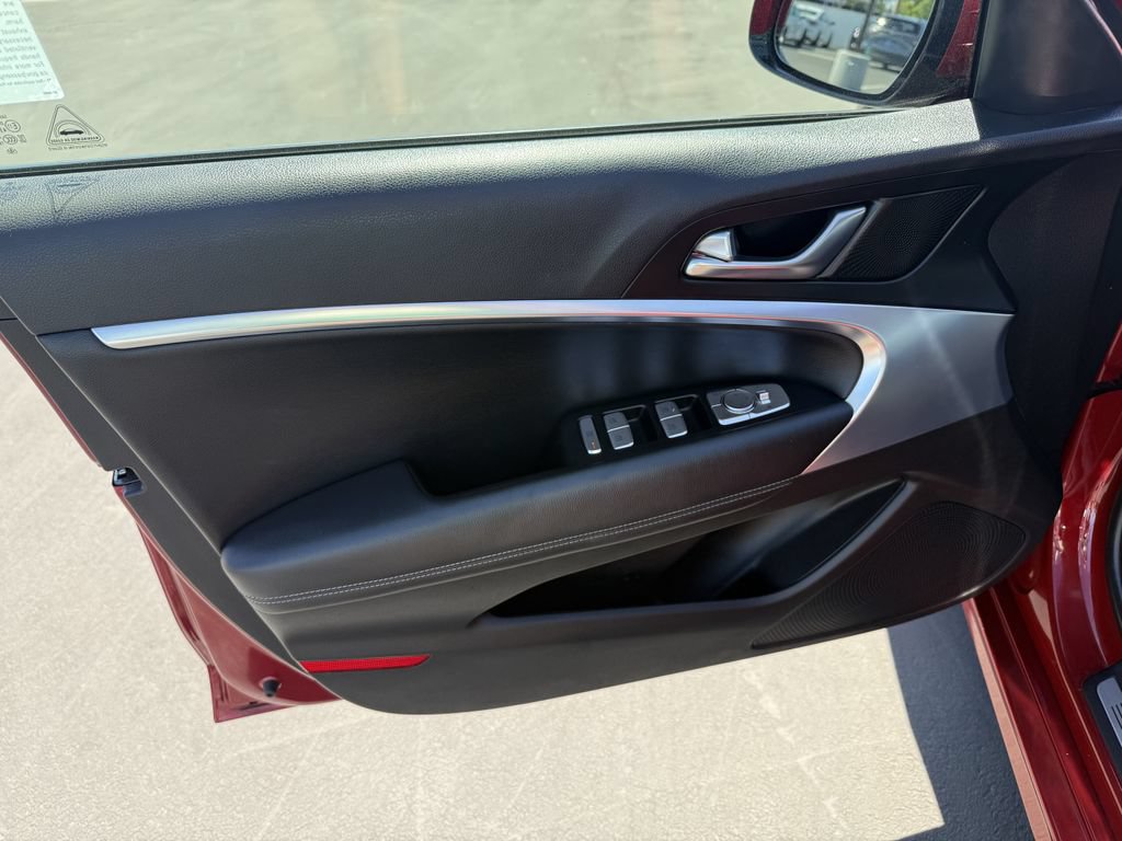 Used 2023 Genesis G70 2.0T RWD image 9