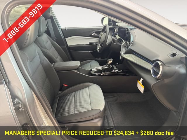 Used 2026 Chevrolet Trax LT w/ Midnight Edition FWD image 6