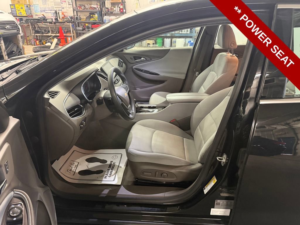 Used 2021 Chevrolet Malibu LT image 12