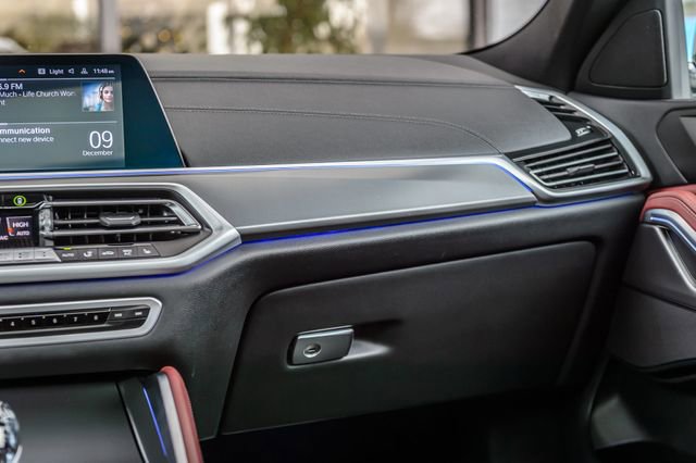 Used 2022 BMW X6 xDrive40i w/ M Sport Package AWD/4WD image 33