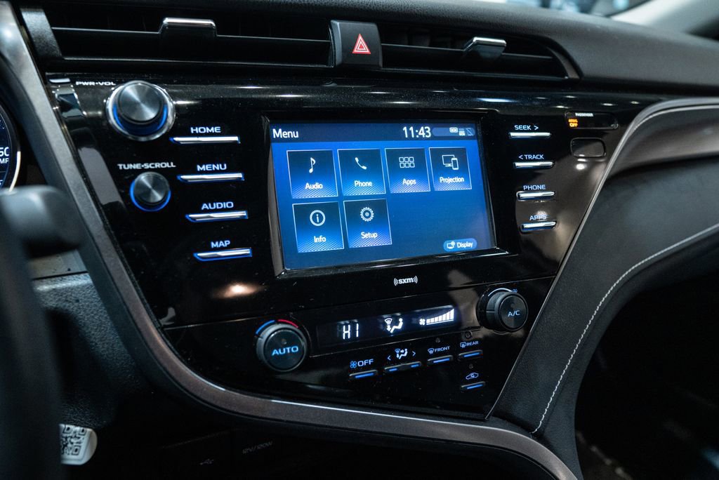 Certified 2020 Toyota Camry SE image 23