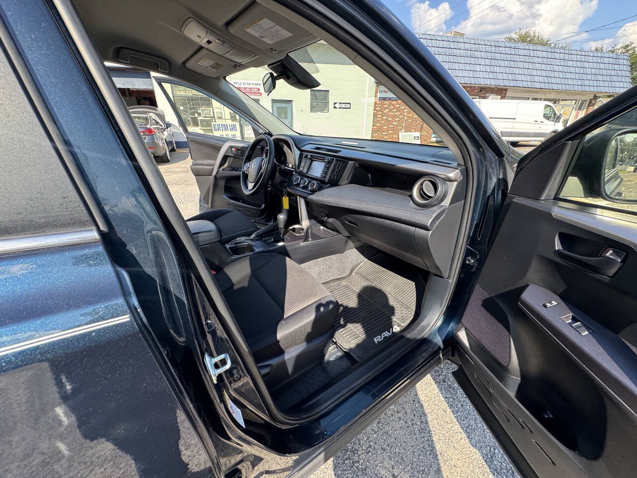 Used 2018 Toyota RAV4 LE w/ All Weather Liner Package AWD/4WD image 37