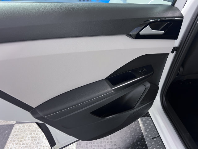 Certified 2025 Volkswagen Taos S FWD image 17