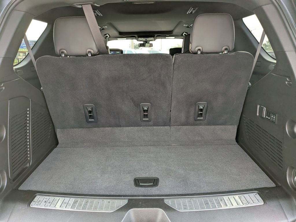 Used 2021 GMC Yukon AT4 w/ AT4 Premium Package image 36