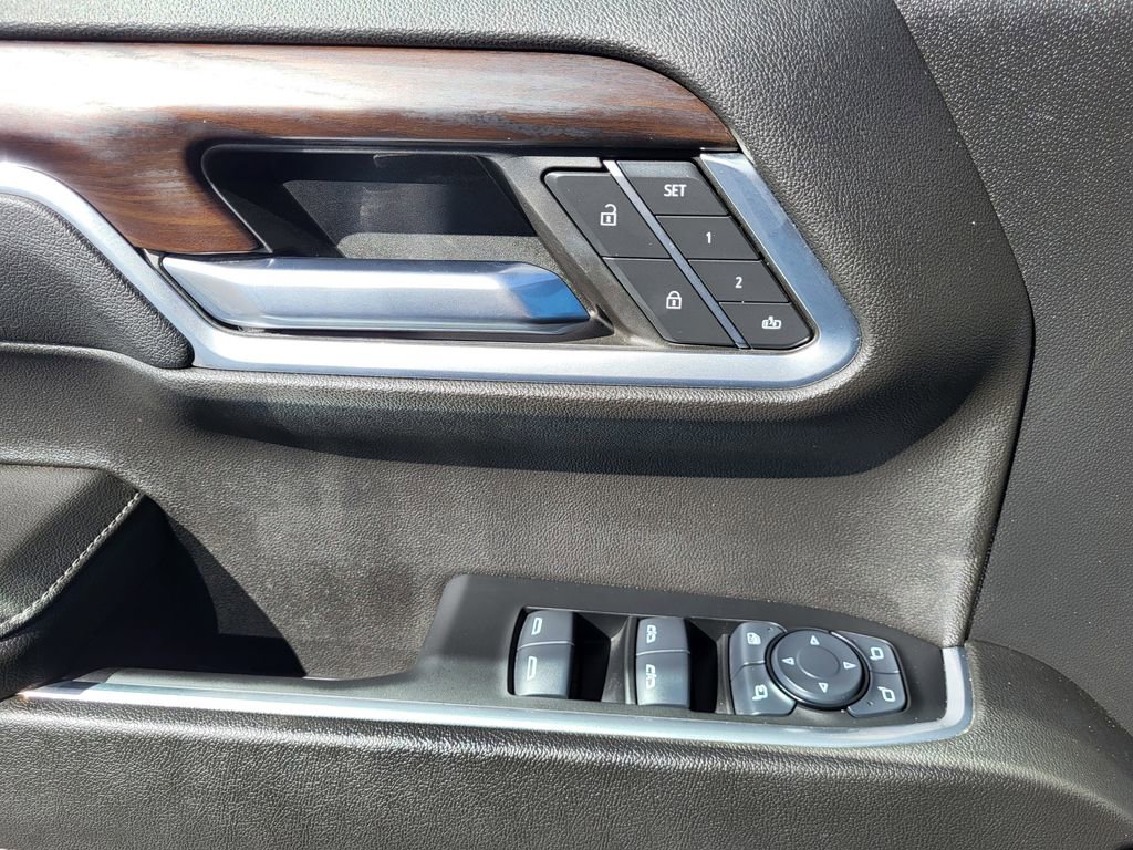 Used 2024 GMC Sierra 1500 SLT image 17