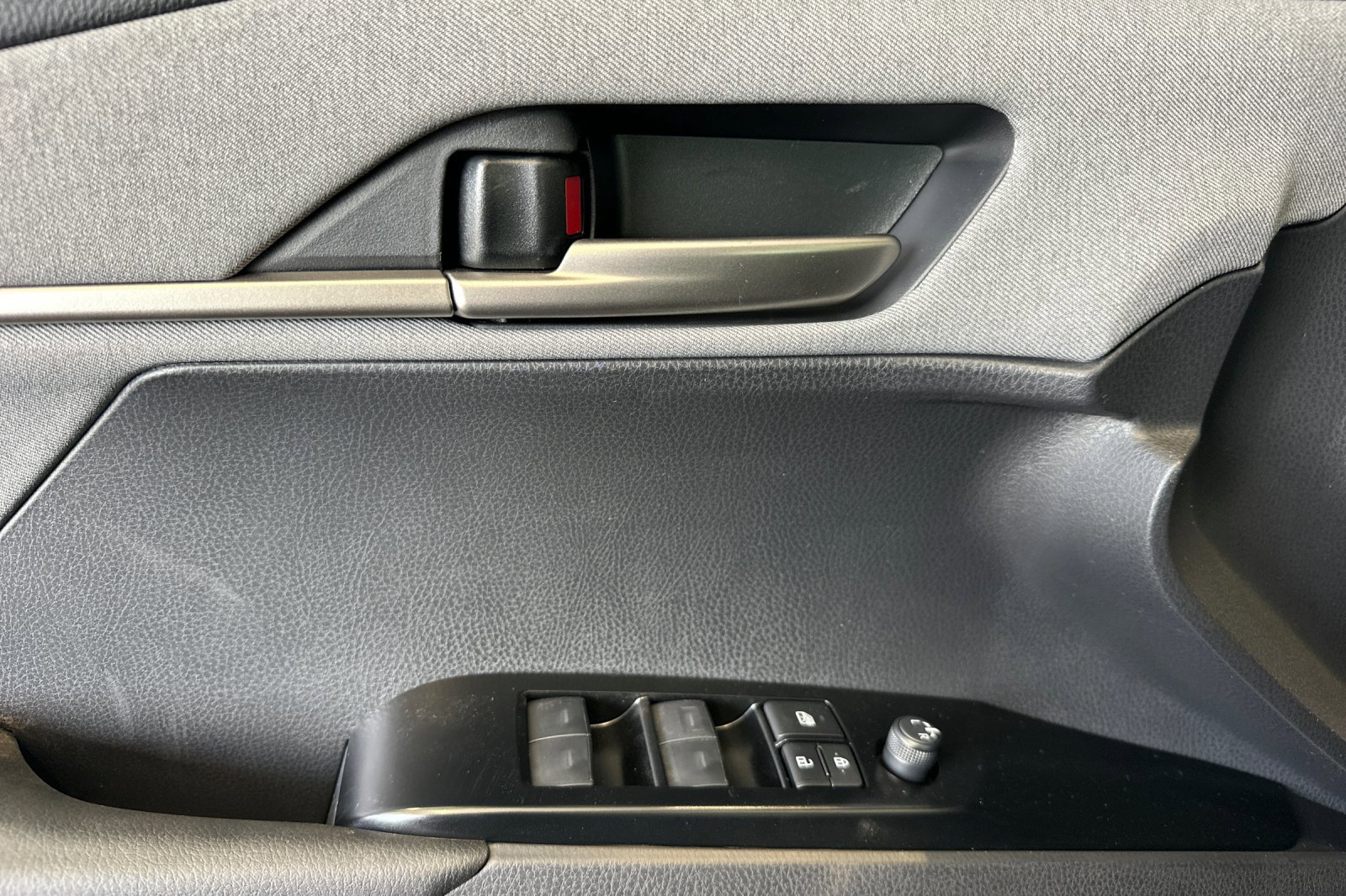 New 2026 Toyota Camry LE w/ Convenience Package image 9