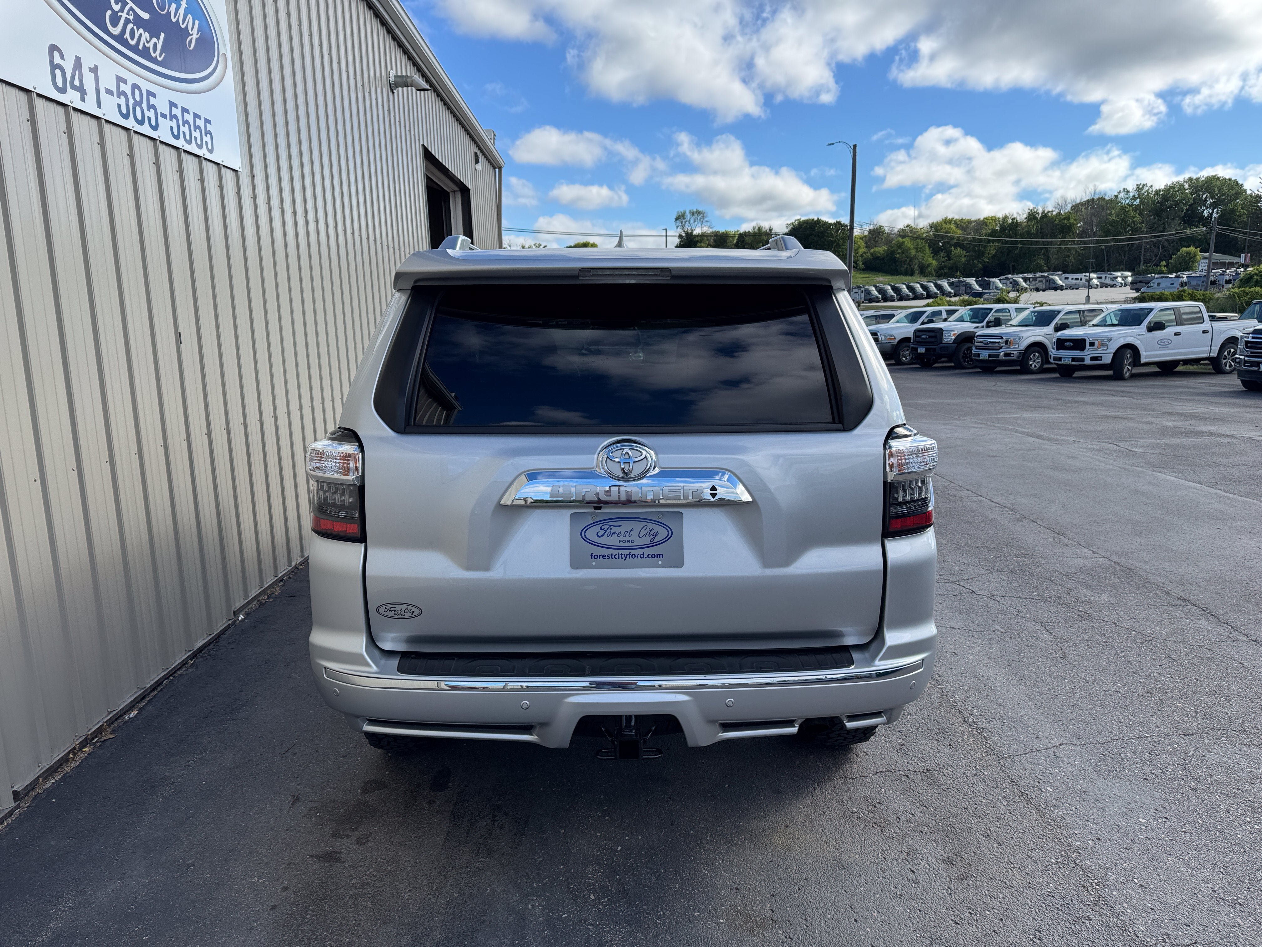 Used 2021 Toyota 4Runner Limited AWD/4WD image 4