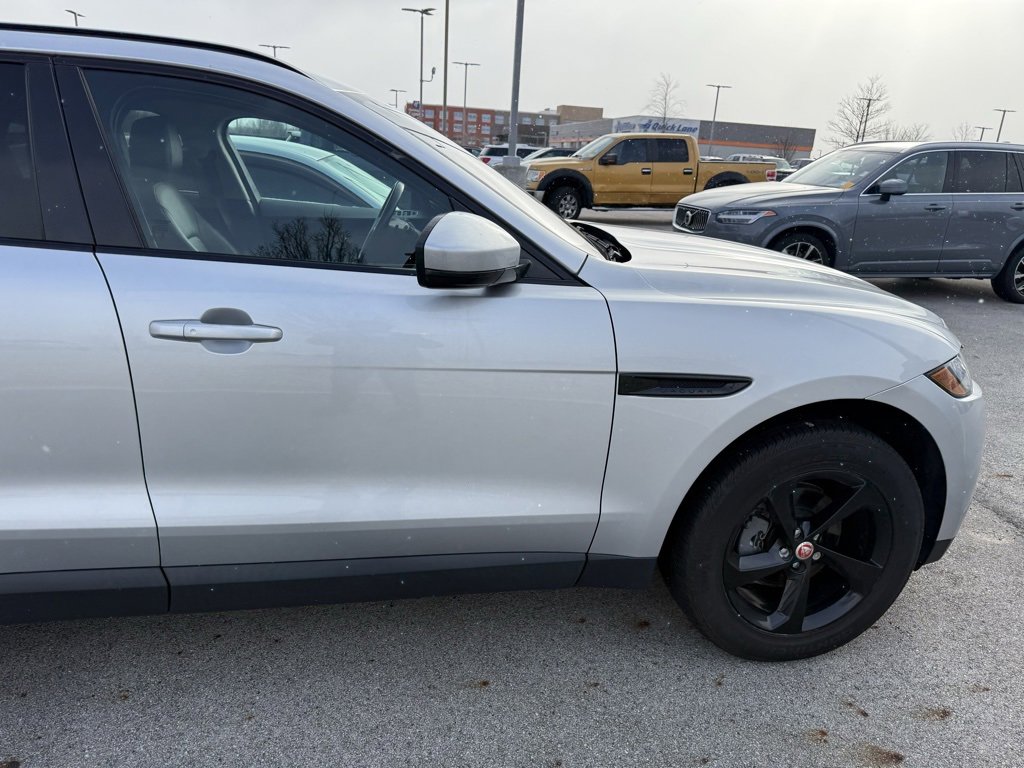 Used 2019 Jaguar F-PACE Premium image 11