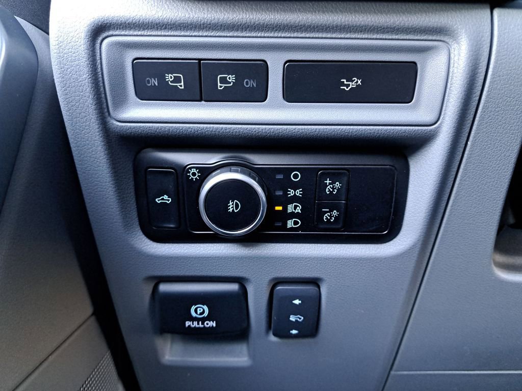 Used 2023 Ford F150 Lariat image 32