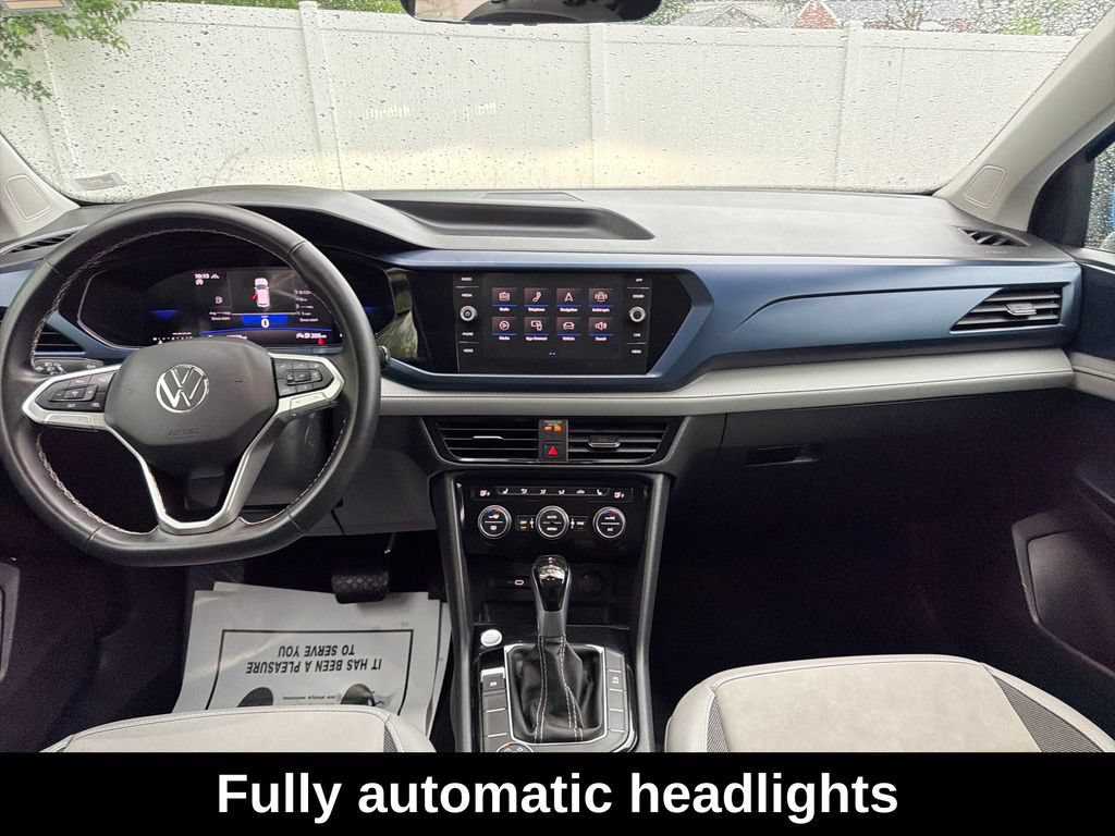 Used 2024 Volkswagen Taos SE w/ Panoramic Sunroof Package AWD/4WD image 15