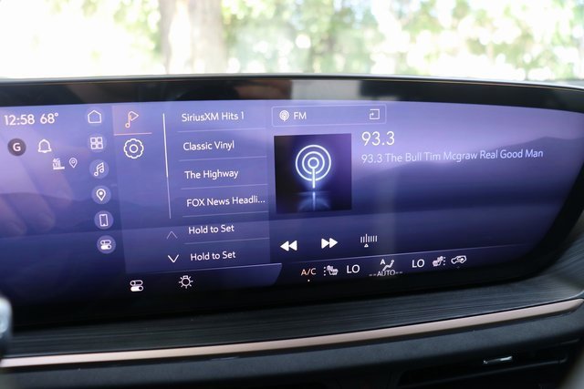 New 2025 Buick Envision Sport Touring image 21