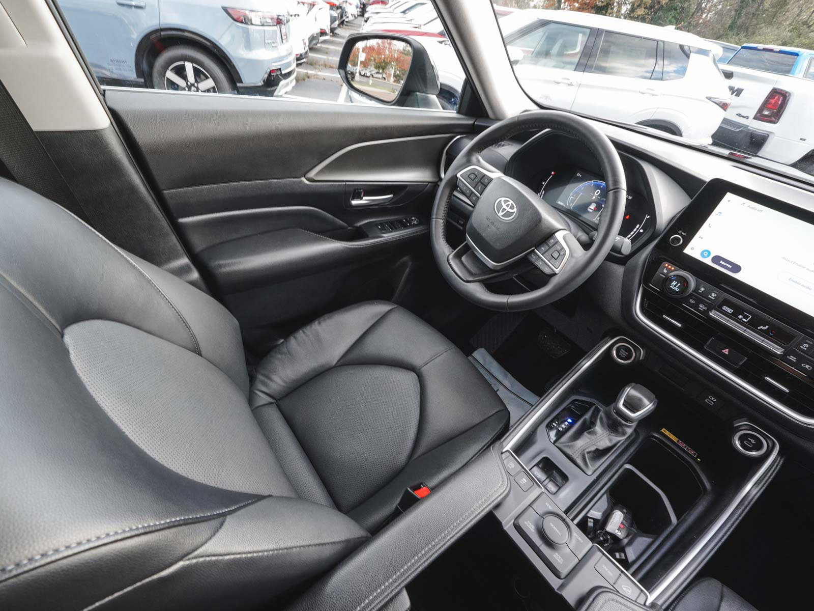 Used 2024 Toyota Grand Highlander XLE image 32