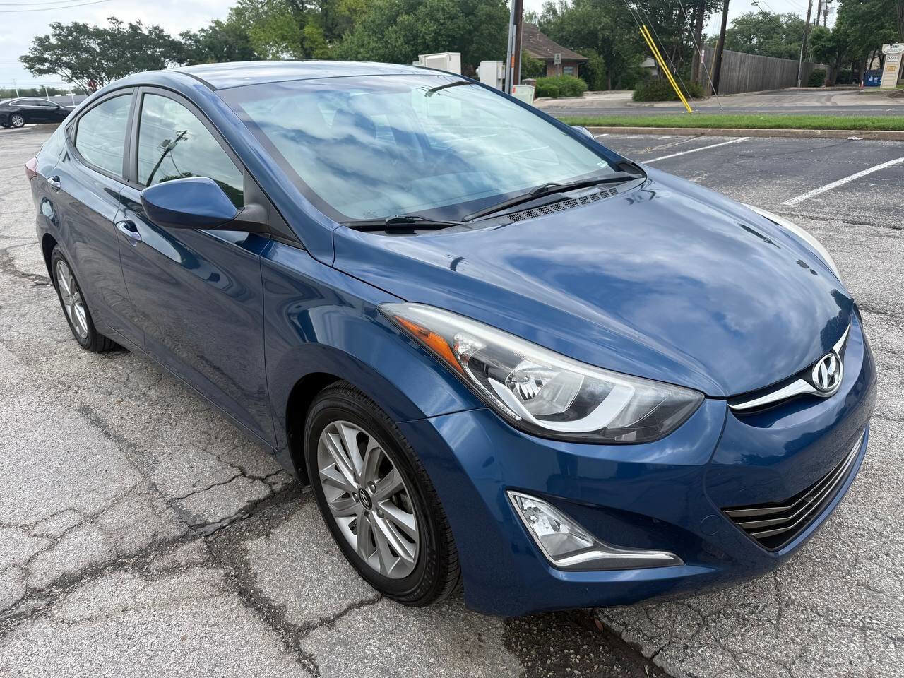 Used 2015 Hyundai Elantra SE w/ Option Group 02 FWD image 1