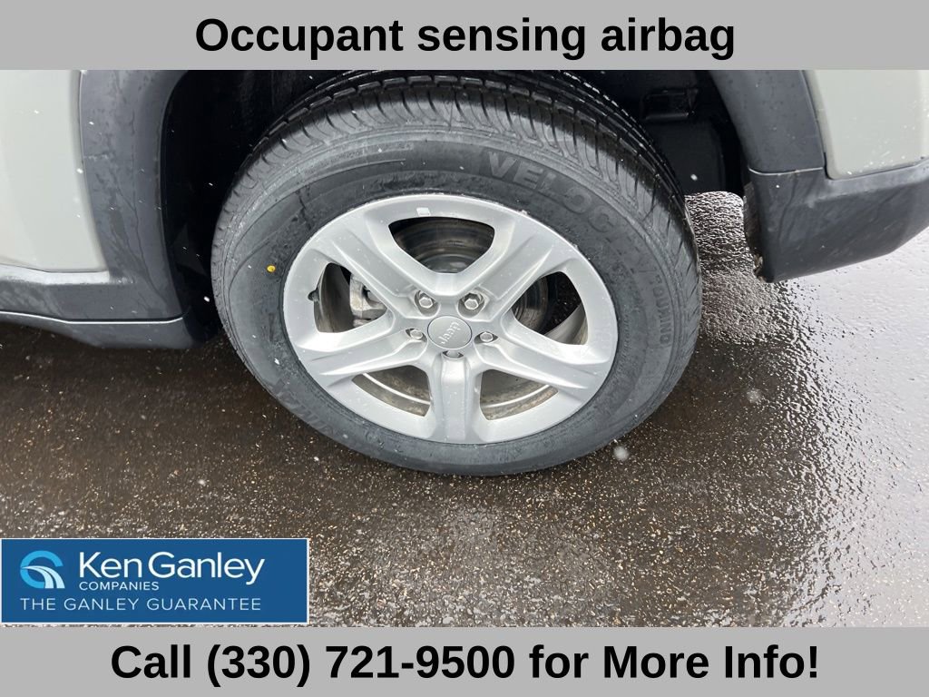 Used 2023 Jeep Compass Latitude image 23