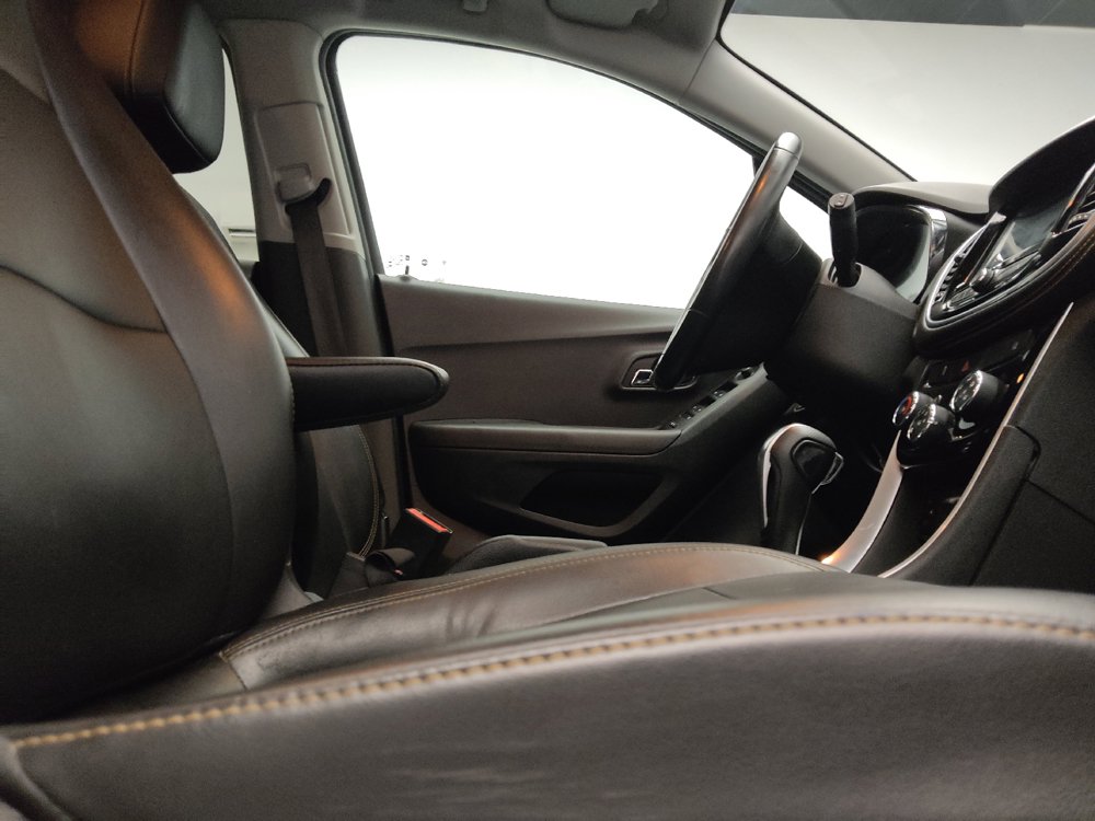 Used 2018 Chevrolet Trax Premier FWD image 21