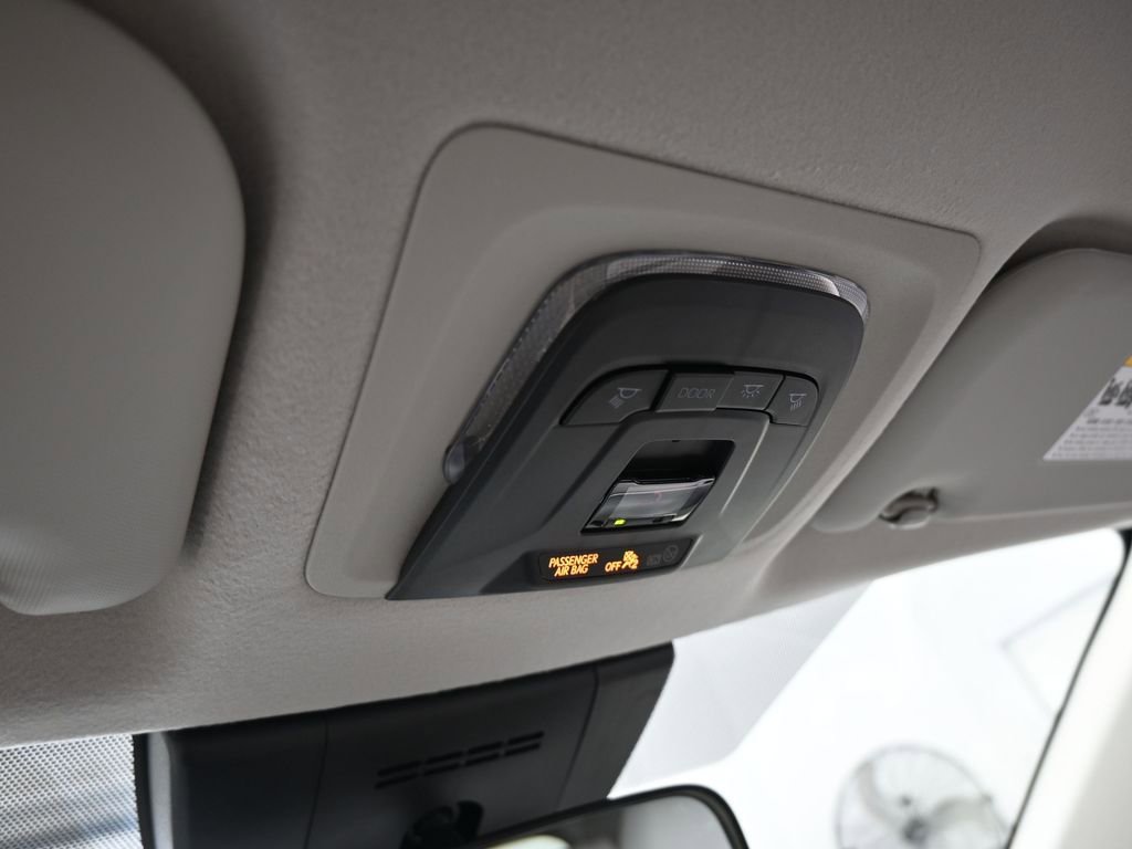 Used 2023 Toyota Corolla Cross L image 27