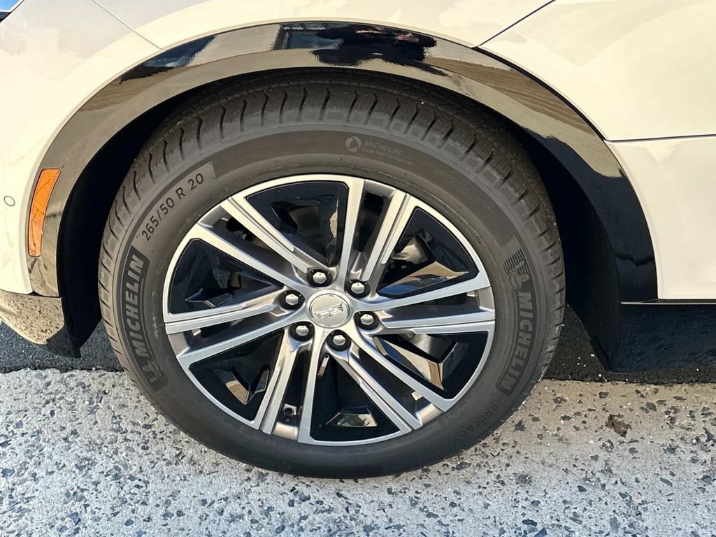 New 2025 Cadillac Lyriq Luxury AWD/4WD image 7