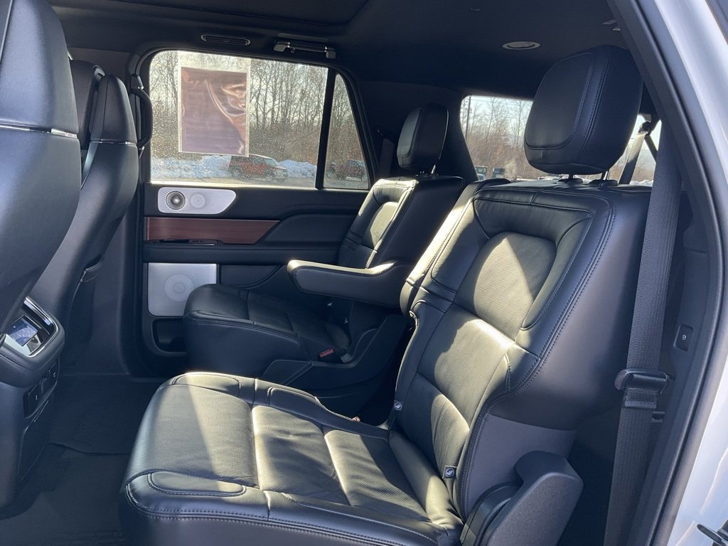 Used 2024 Lincoln Navigator L Reserve image 14