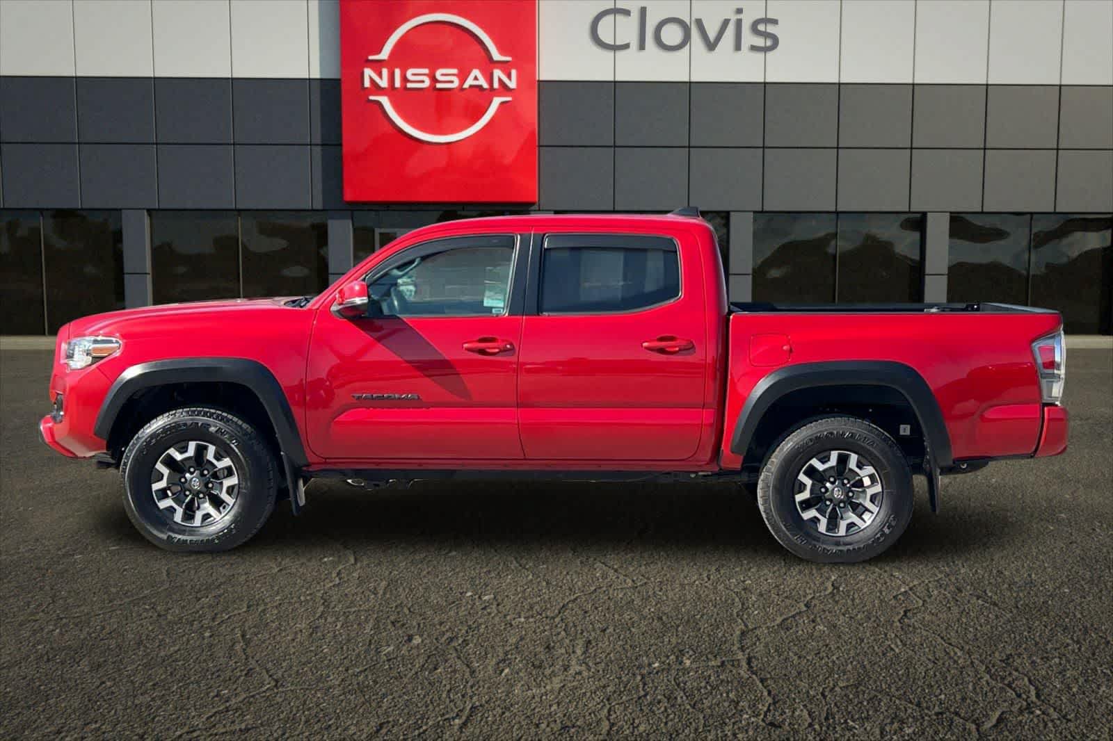 Used 2022 Toyota Tacoma TRD Off-Road w/ Technology Package AWD/4WD image 6